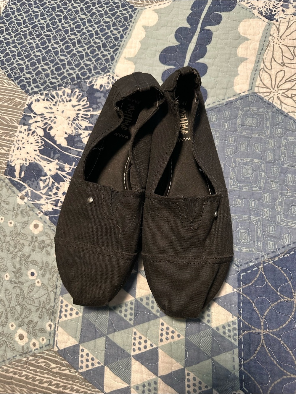 Madlove Black Slip-On Canvas Flats – Women's